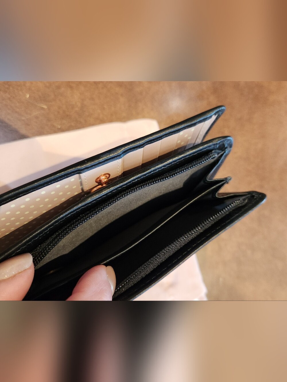 Radley of London Small Black Wallet with Dog Logo - Picture 7 of 8